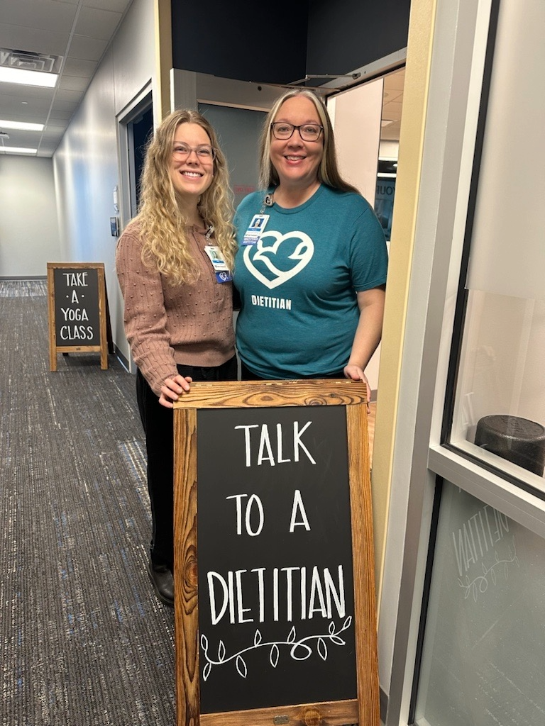 Deborah Willcox with dietetic student Abby Torrie at the fall Women Connect event