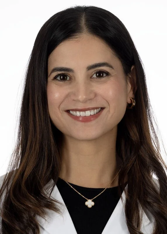 Guneet Van De Graaff, MD
