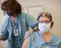 Nurse gets COVID-19 vaccine