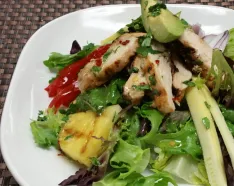 Image for post: Healthy Recipe: Chili Lime Chicken Fajita Salad 
