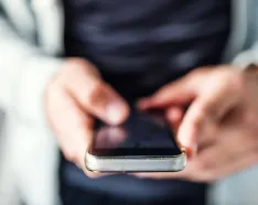 Image for post: 10 Tips to Prevent Pain From Using Phones, Computers and Other Devices