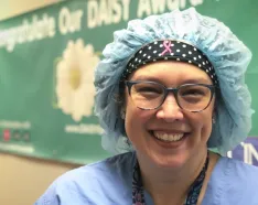 Image for post: Nurse Showed Extraordinary Care by Gifting Clothes to Patient in Need