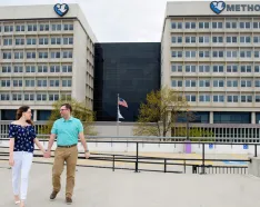 Image for post: Couple Gets Engagement Photos Where Their Love Began: Methodist Hospital