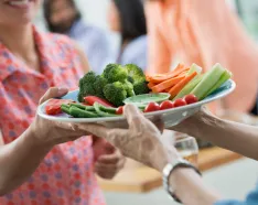 Image for post: 7 Ideas for a Healthier Tailgating Party This Football Season