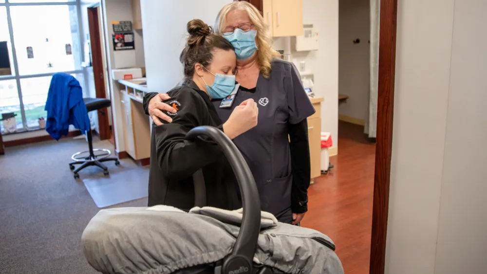 Methodist Fremont Health Programs Blanket New Moms With Support