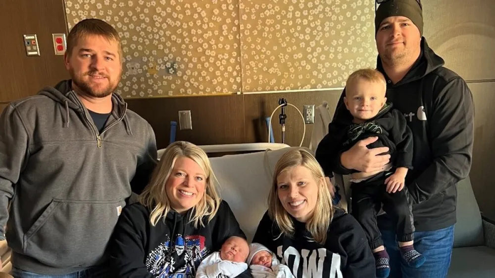 Emilee and Molly Jensen Deliver on Same Day