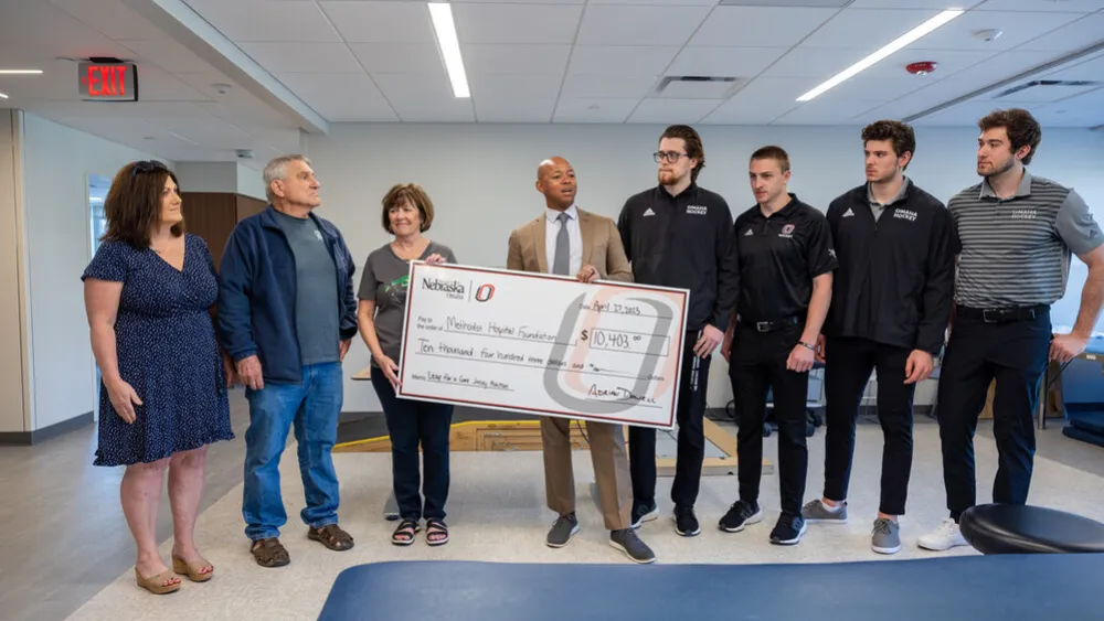 UNO Hockey Leap-for-a-Cure Donation 