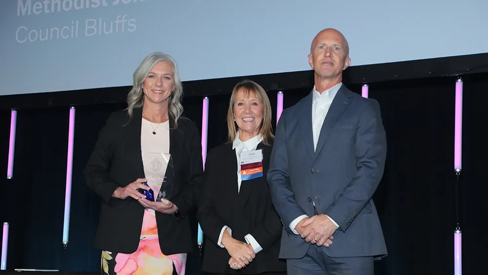 Jennie Edmundson’s Tracie Kerns honored with Iowa Hospital Association’s Hospital Hero Award