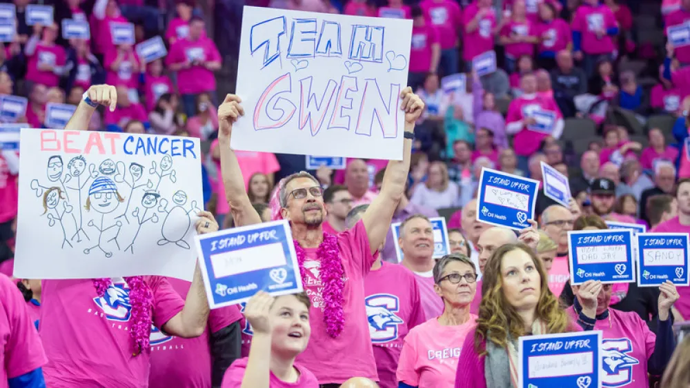 Image for post: Pink Out: Thousands Stand Up to Cancer During Creighton Game