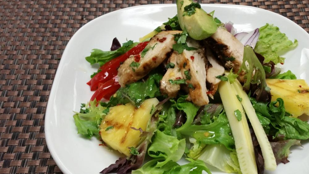 Image for post: Healthy Recipe: Chili Lime Chicken Fajita Salad 