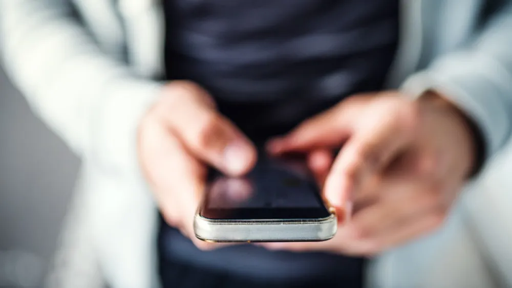 Image for post: 10 Tips to Prevent Pain From Using Phones, Computers and Other Devices