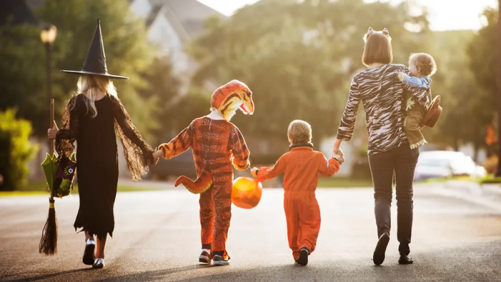 Image for post: 10 Ways to Stay Safe This Halloween