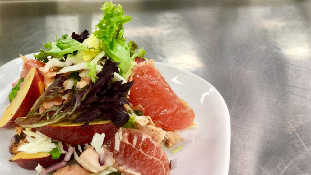 Image for post: Healthy Recipe: Salmon and Red Grapefruit Salad