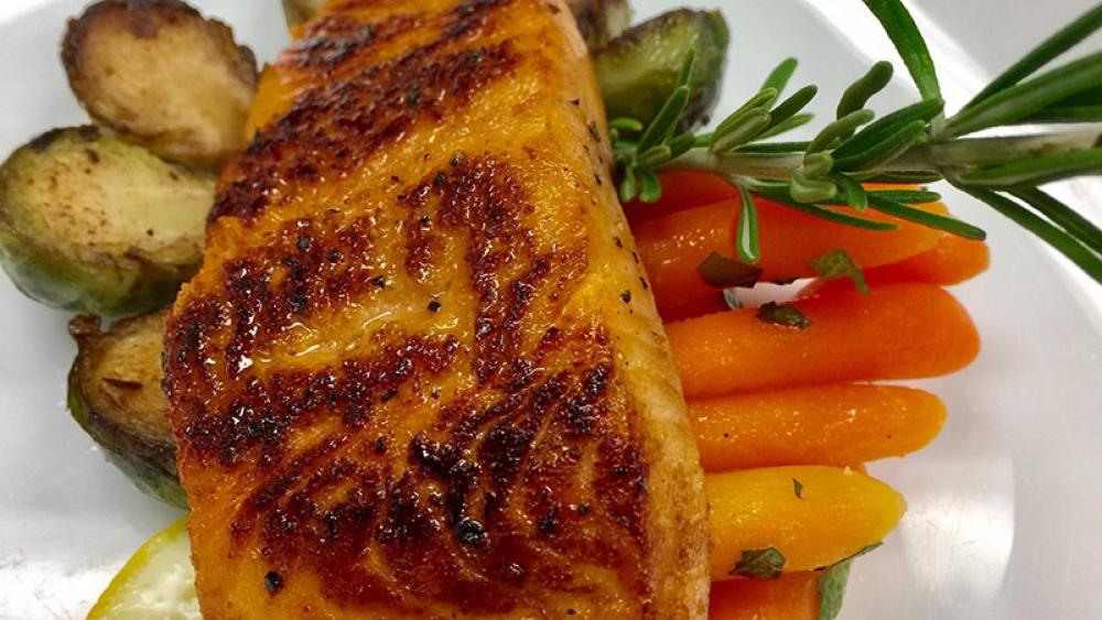 Image for post: Healthy Recipe: Marinated Salmon with Lemon and Rosemary