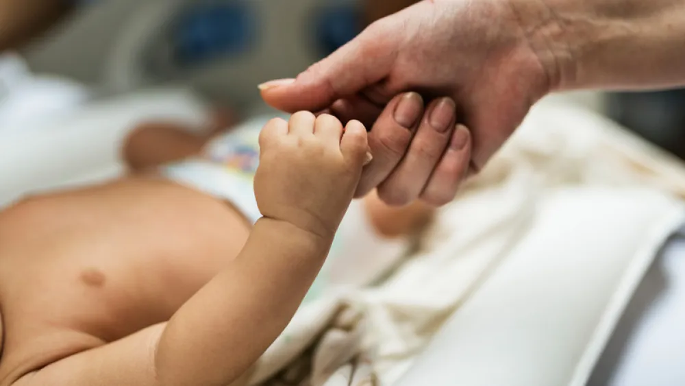 Image for post: Telltale Signs Predict When Baby Will Arrive (or Not)