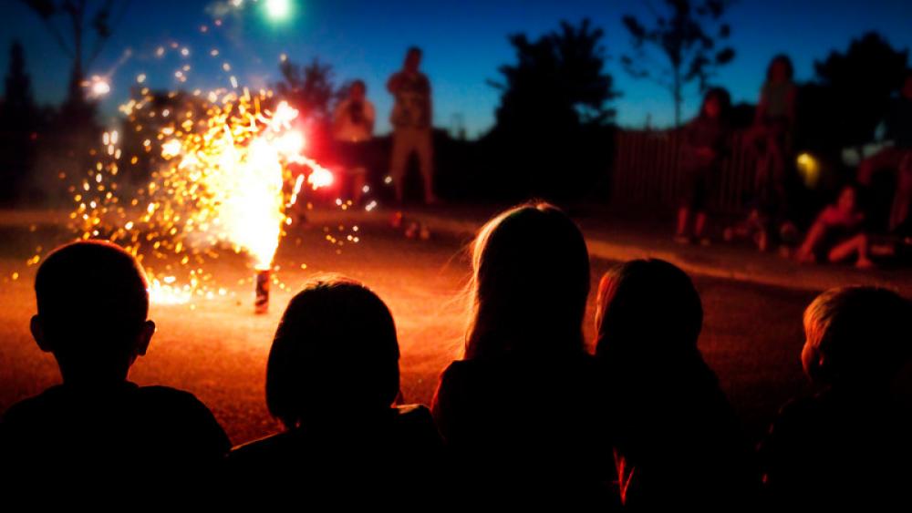 Image for post: Fireworks and Kids: Not Worth the Risk