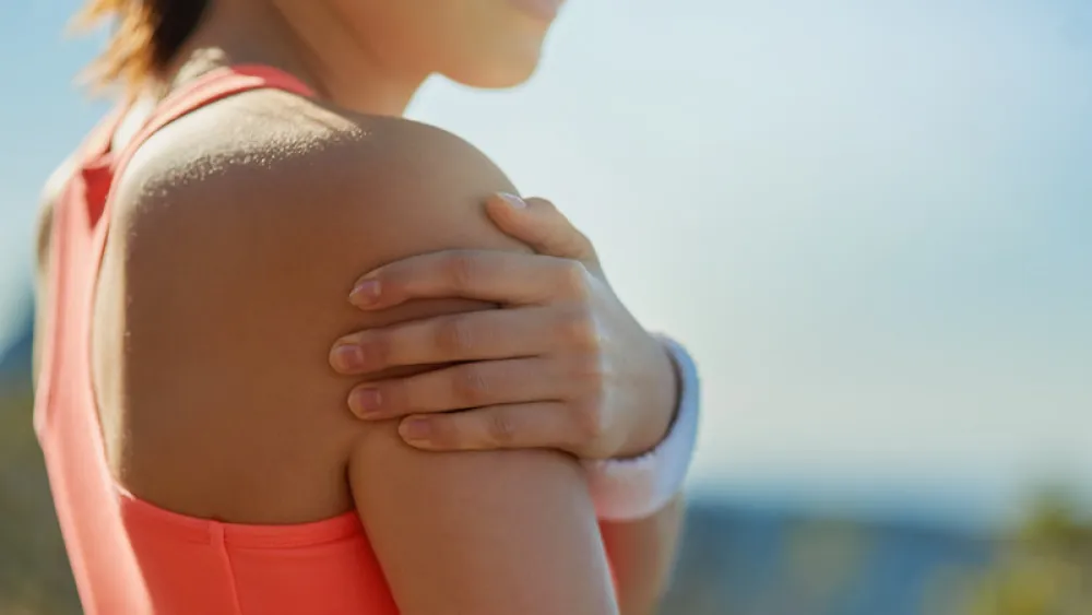 Image for post: Don't Let Shoulder Pain Sideline Summer Fun