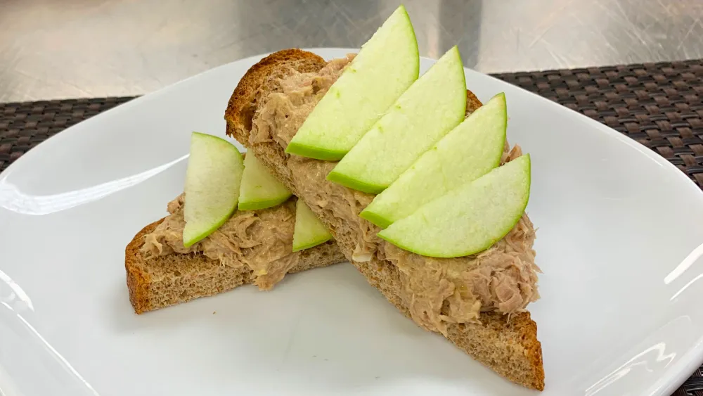 Image for post: Healthy Recipe: Open-Faced Tuna Salad Sandwich With Sliced Apple
